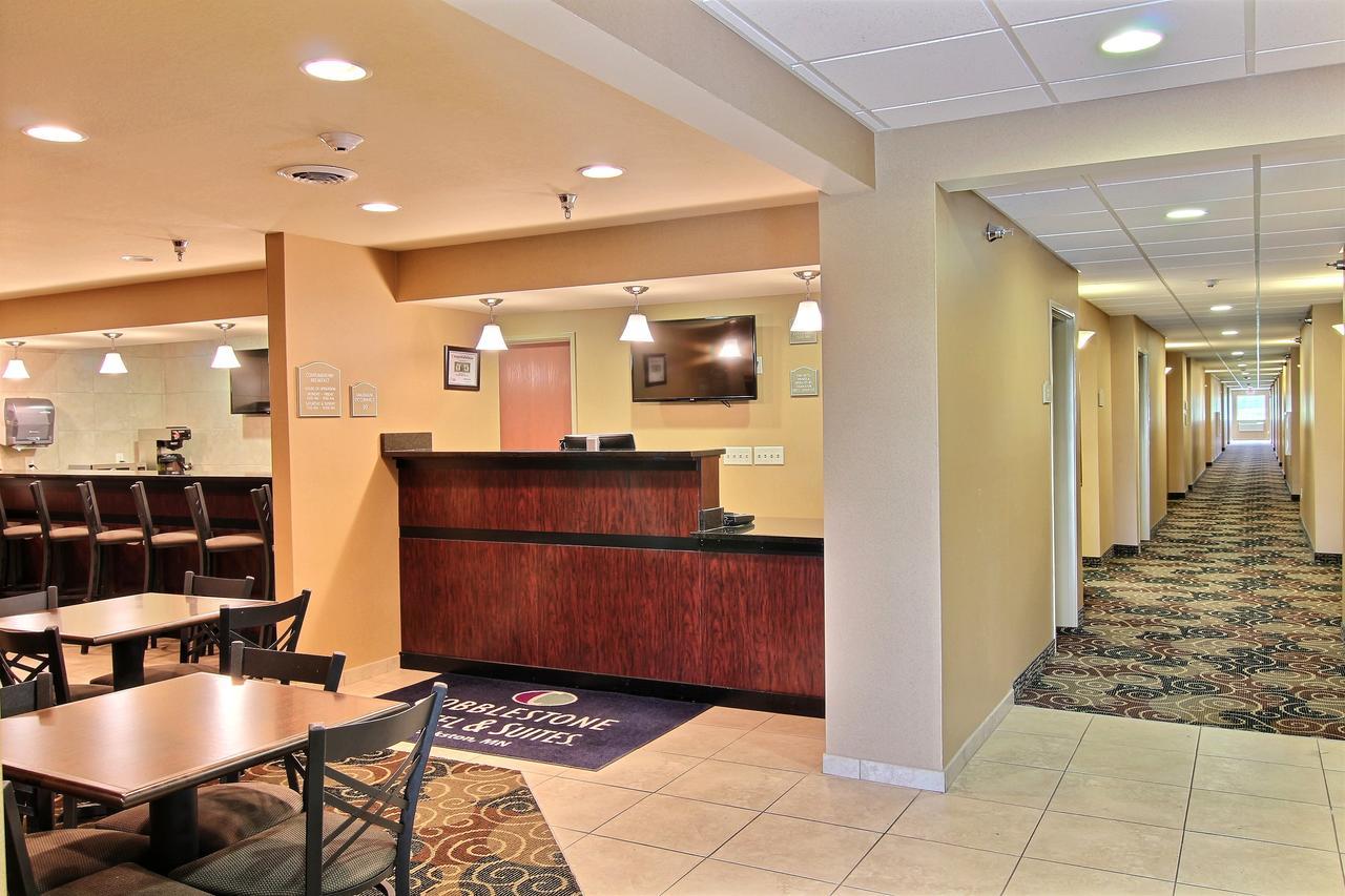 Amerivu Inn And Suites - Crookston Exterior photo