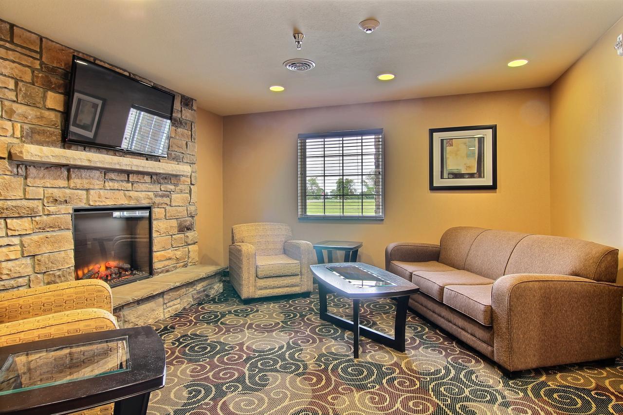 Amerivu Inn And Suites - Crookston Exterior photo